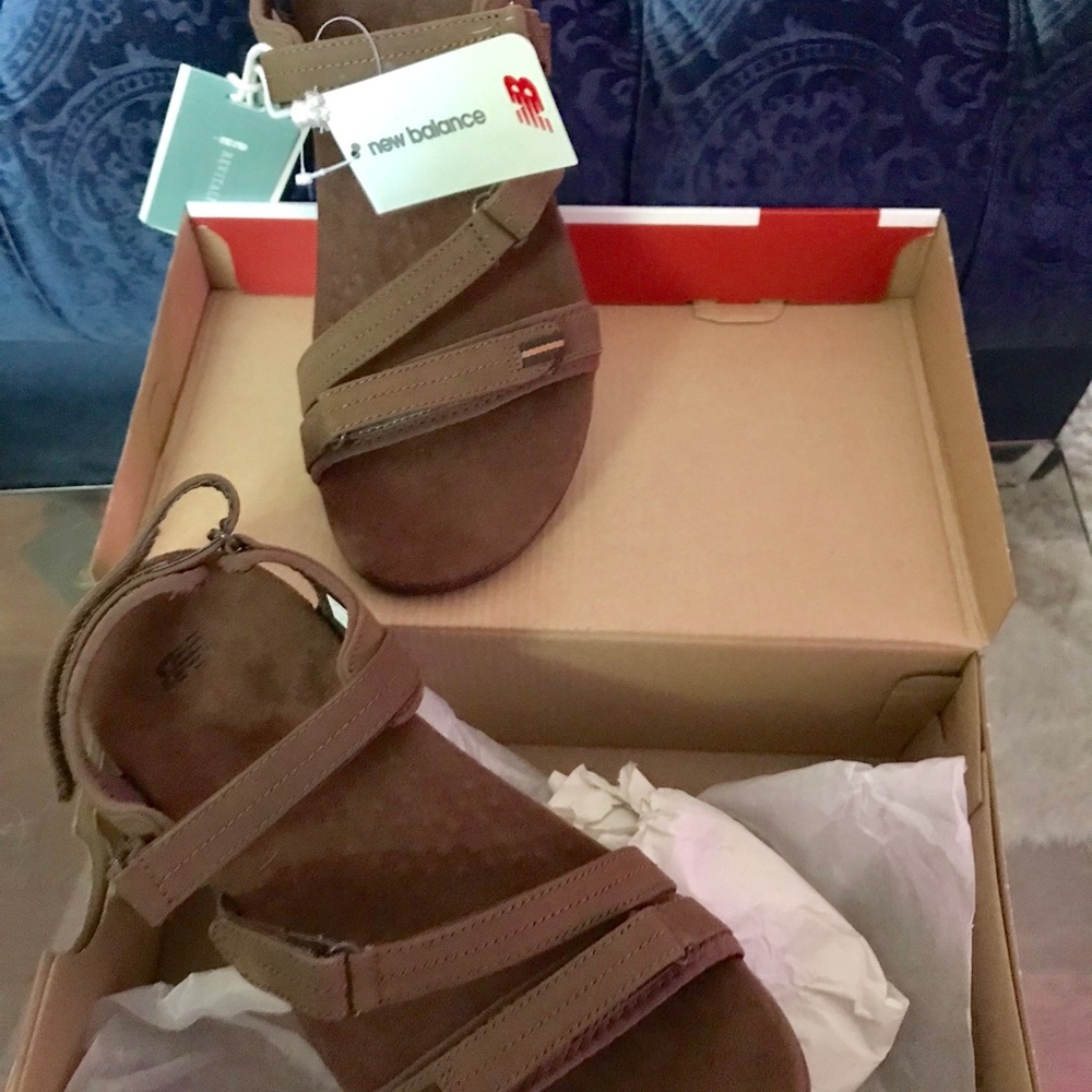 NEW BALANCE WOMEN MAYA Sport SANDAL.